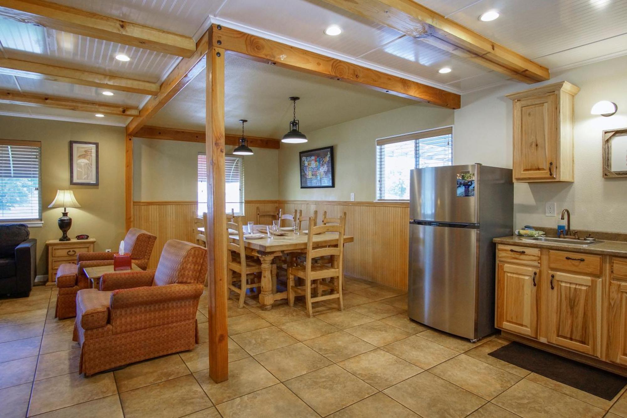 Charm Motel & Suites Burney 外观 照片