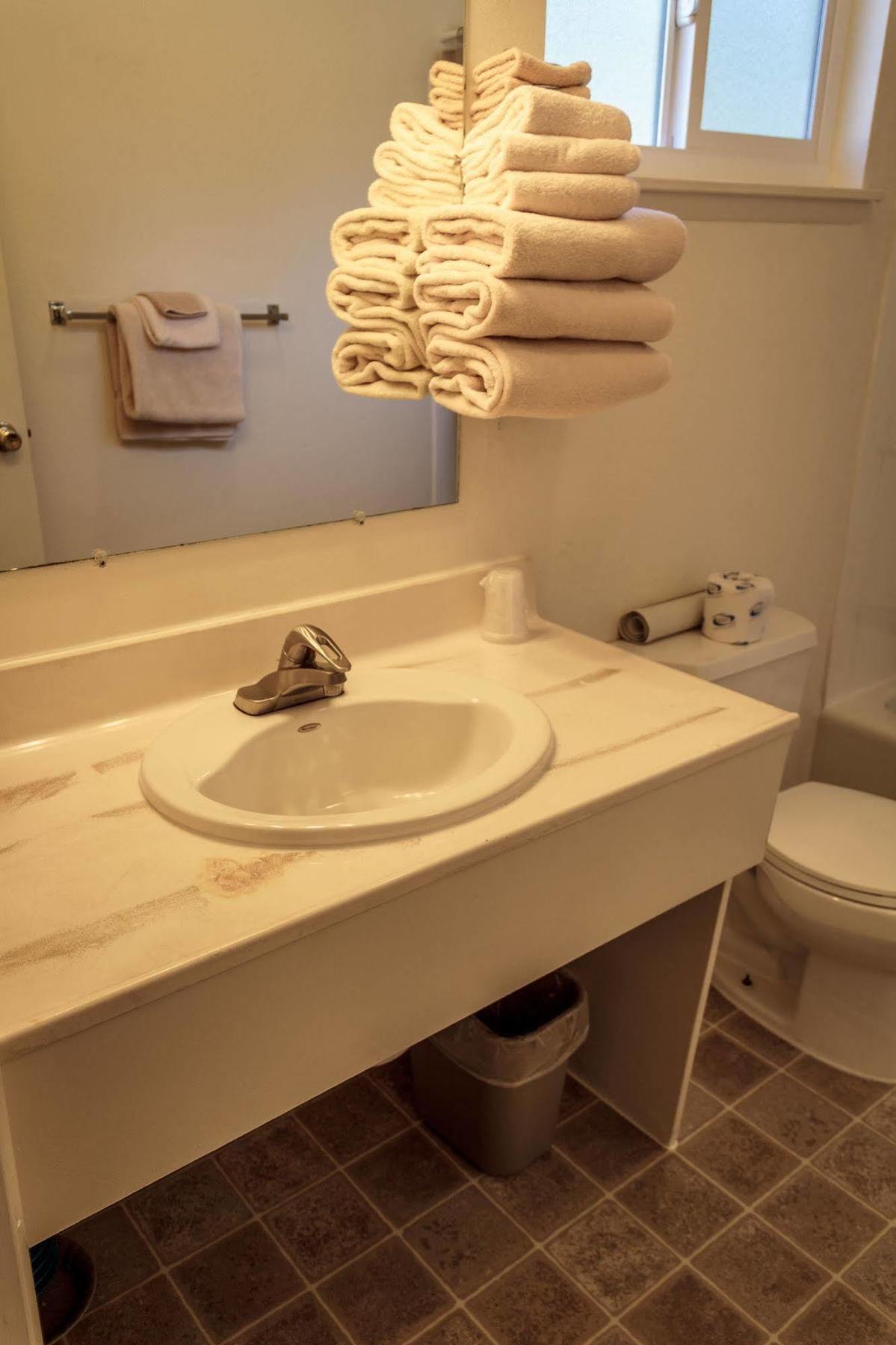 Charm Motel & Suites Burney 外观 照片