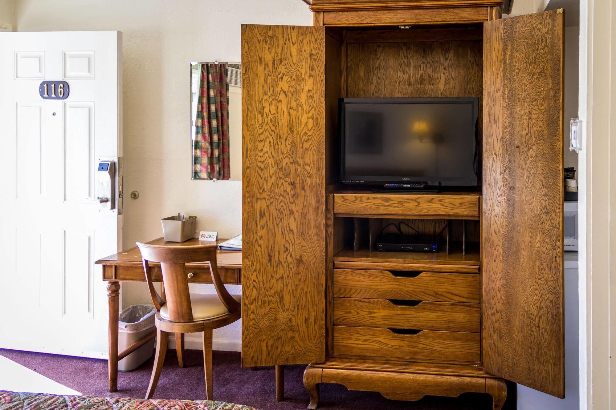 Charm Motel & Suites Burney 外观 照片