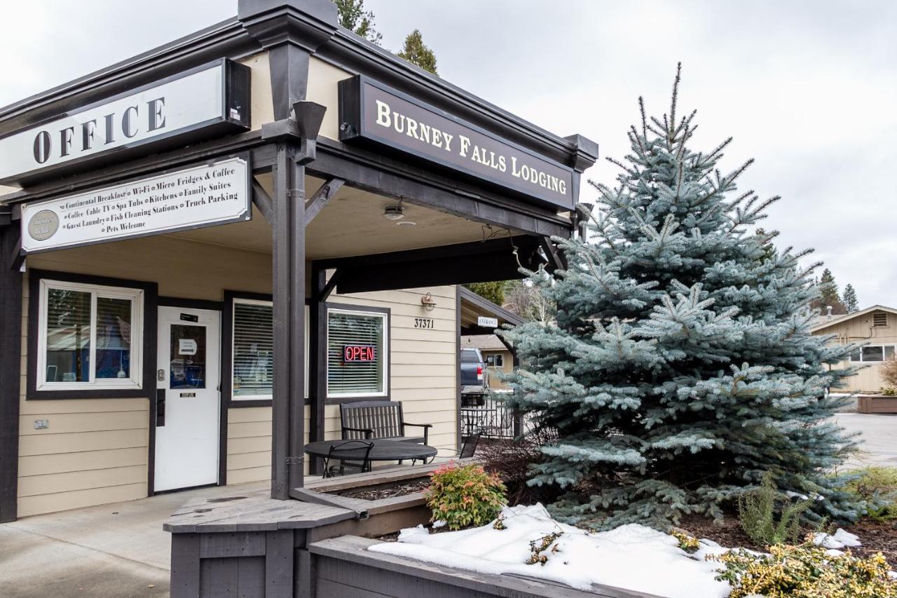 Charm Motel & Suites Burney 外观 照片